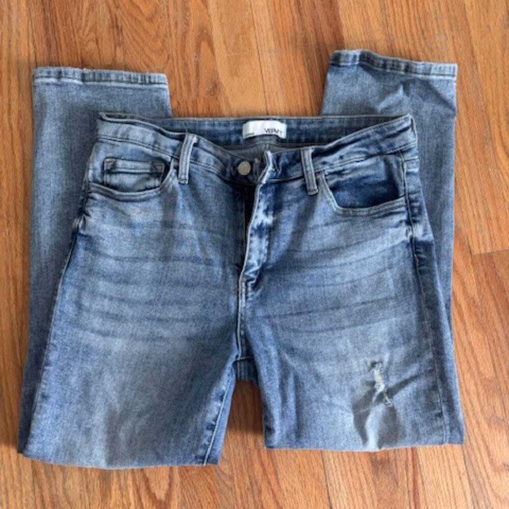 Vervet Distressed Straight Jeans - Size 31